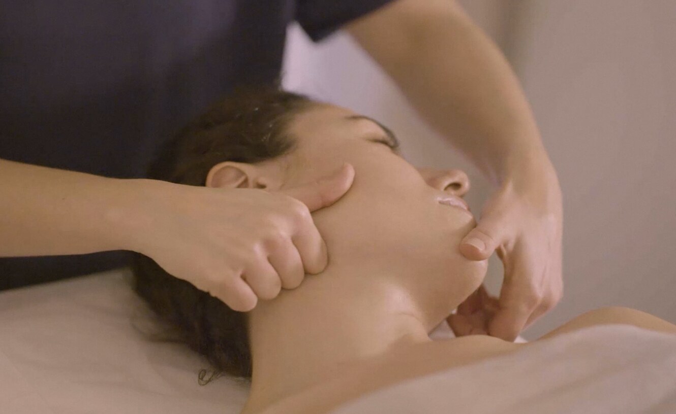 Treatment in La Cabina at GYROTONIC® Bonanova
